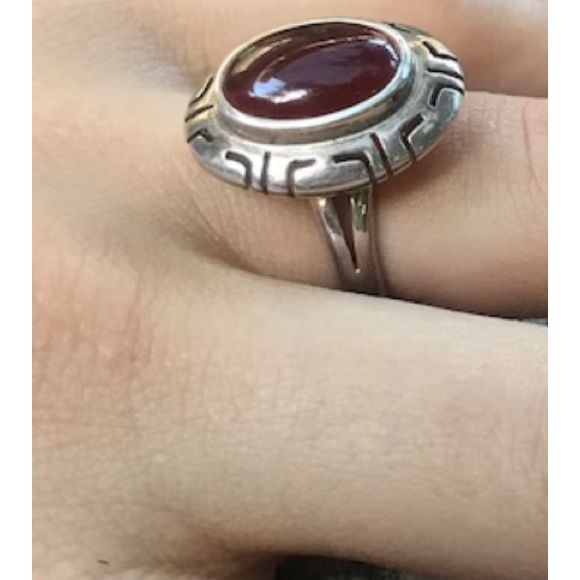 Beutifull Silver Ring - Picture 1 of 2